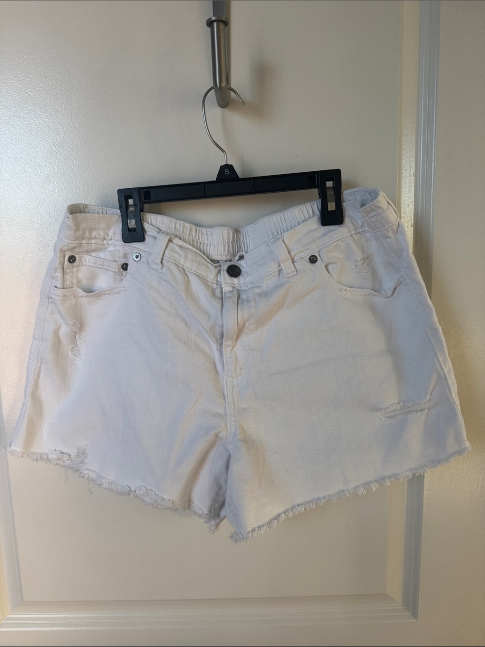 aerie DaydreamWhite Distressed Denim Cutoff Shorts
